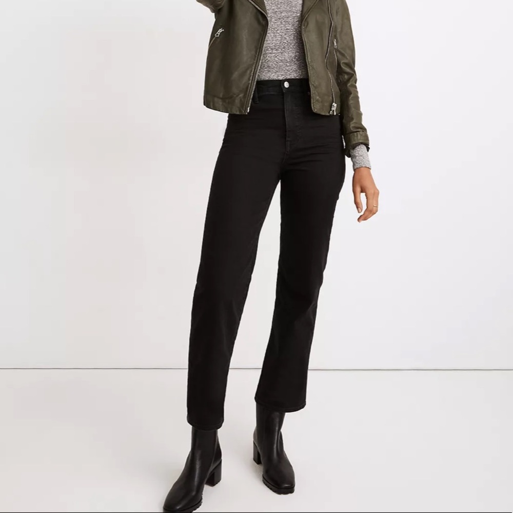 Like-new, Madewell Slim Wide-Leg Crop Jeans in Lunar Wash. Size 25